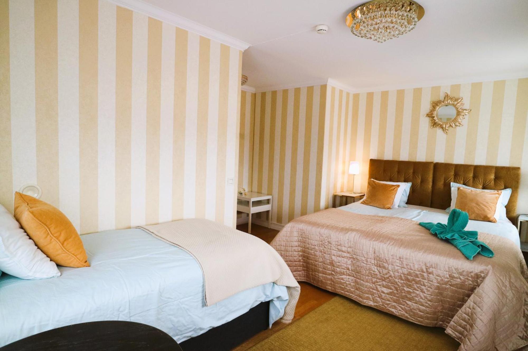Vaenerport Lakefront Hotell Mariestad Kültér fotó
