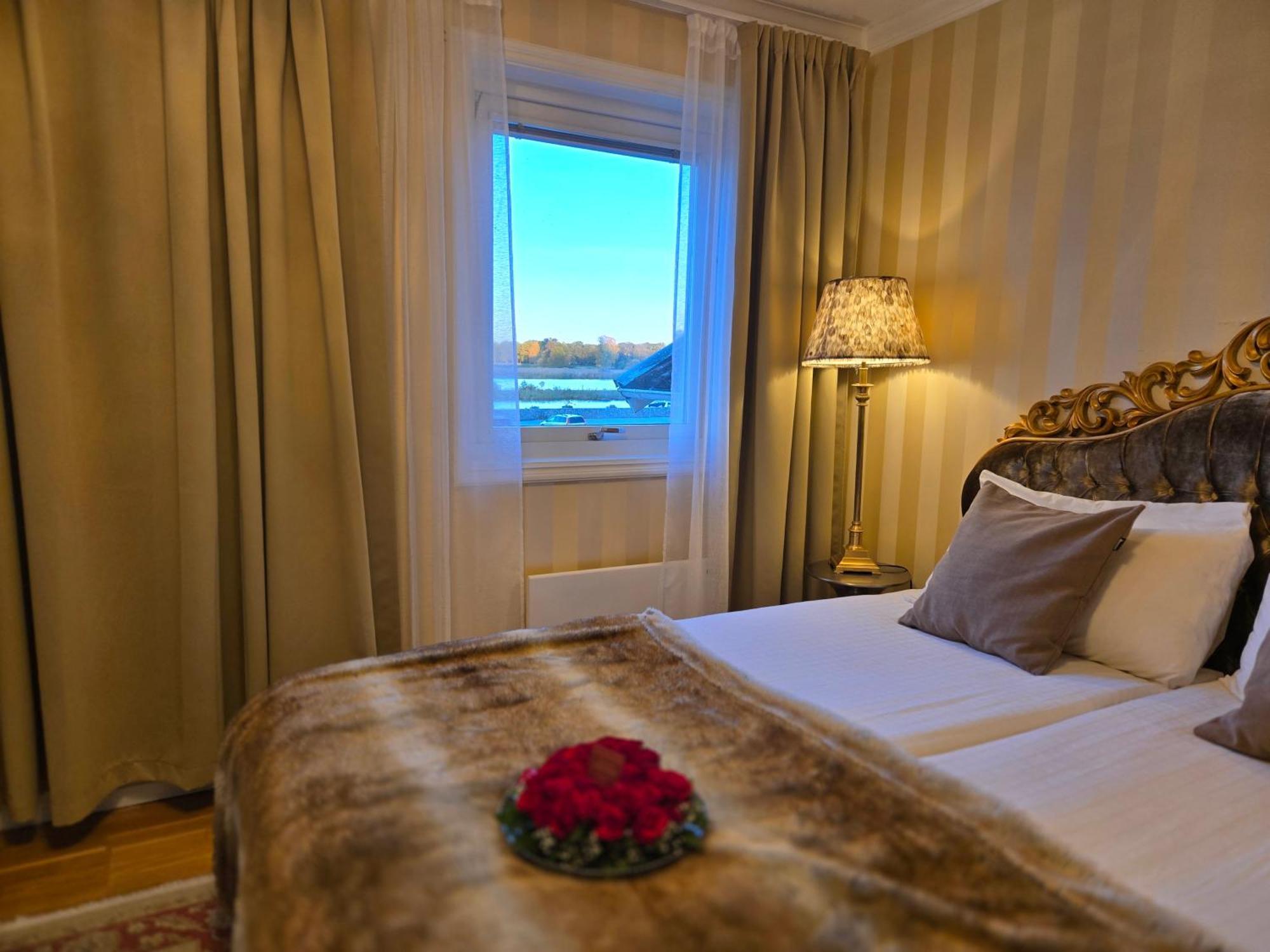 Vaenerport Lakefront Hotell Mariestad Kültér fotó